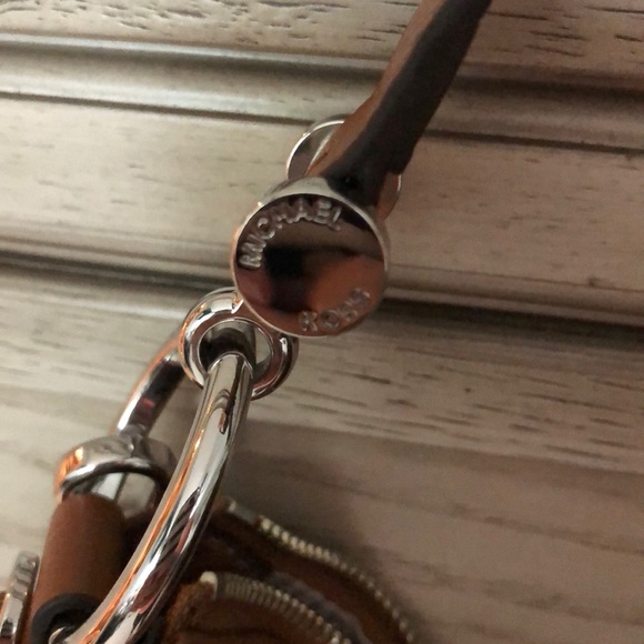 Michael Kors hobo with crossbody strap - Picture 4 of 7